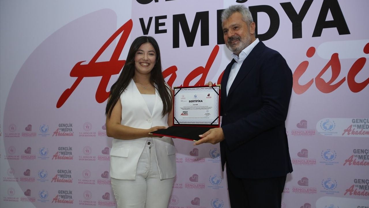 Hatay'da Gençlik ve Medya Akademisi Eğitim Programı Tamamlandı