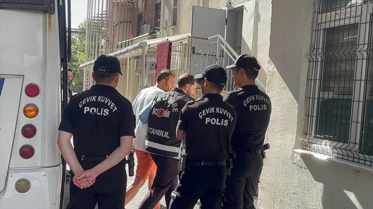 İBB'ye Yönelik Yolsuzluk Soruşturmasında 17 Zanlı Adliyeye Sevk Edildi