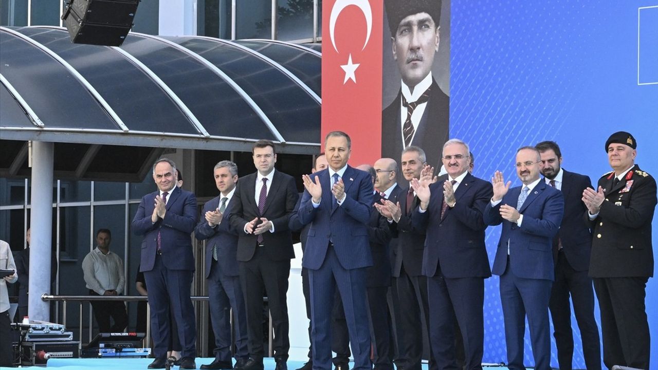 İçişleri Bakanı Yerlikaya, Mobil Göç Aracı Töreninde Düzensiz Göçle Mücadele Rakamlarını Açıkladı