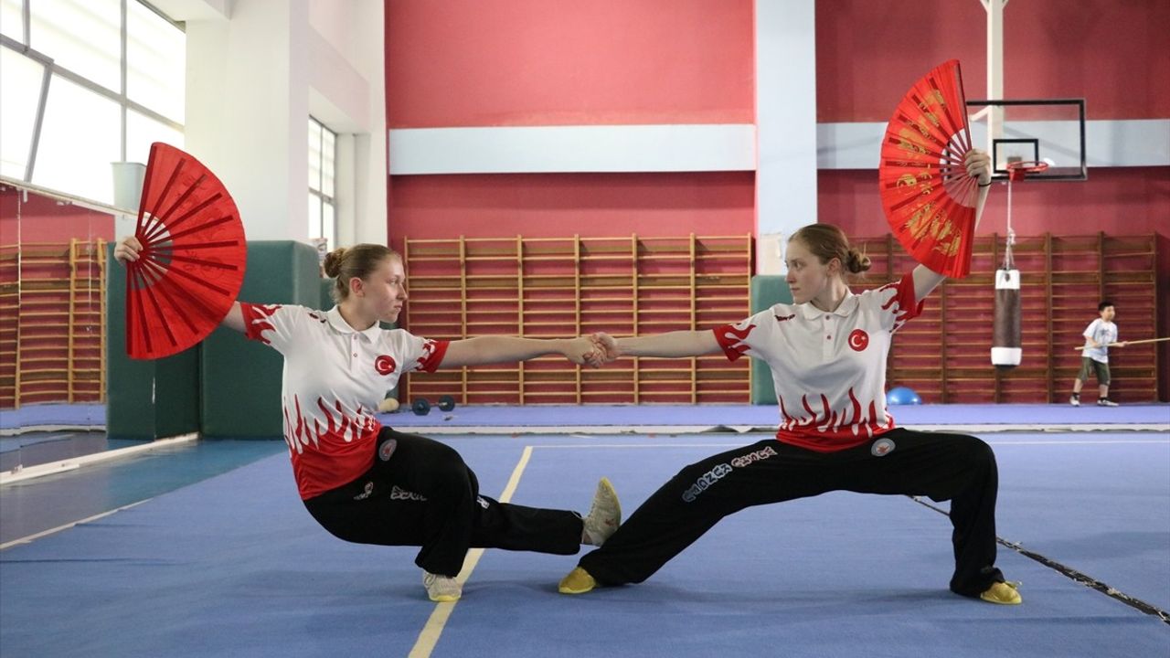 İkiz Wushu Sporcuları Dünya Şampiyonluğu İçin Hazırlanıyor