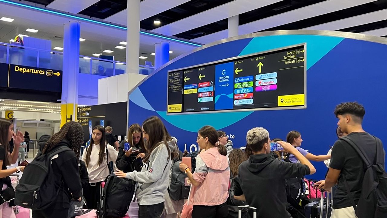 İngiltere'de Uçuşlarda Teknik Aksaklık: Hava Trafik Kontrolünde Sorun