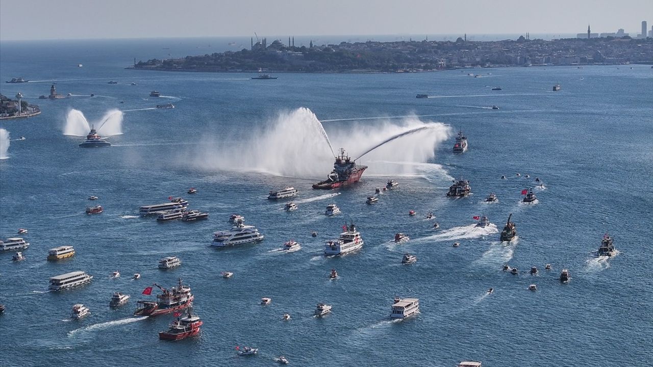 İstanbul Boğazı'nda 15 Temmuz Şehitleri Anıldı