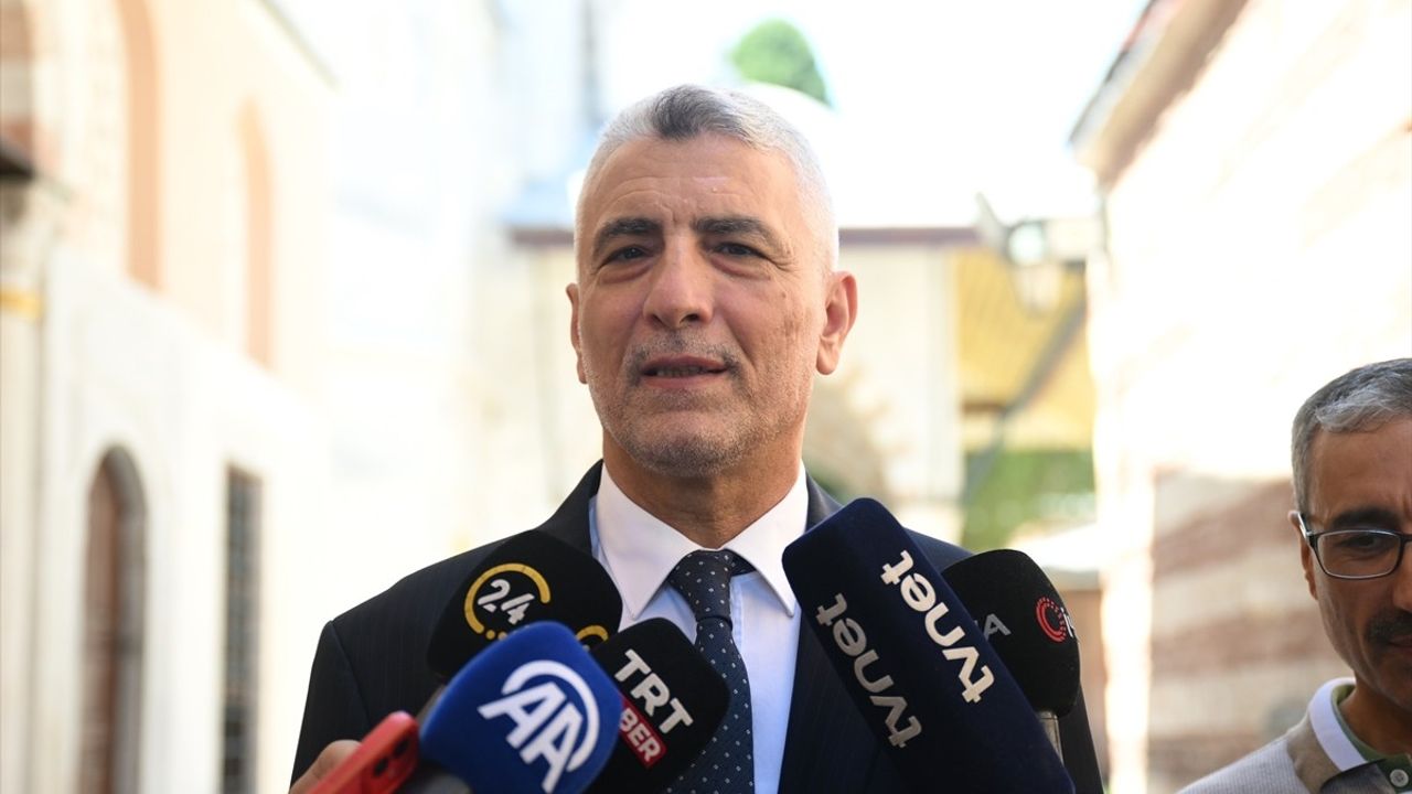 İstanbul Camilerinde 15 Temmuz Şehitleri İçin Mevlit Okundu