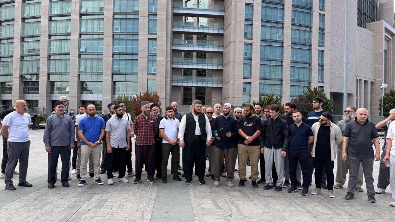 İstanbul'da Hazreti Muhammed'in Karikatürü İçin Suç Duyurusu