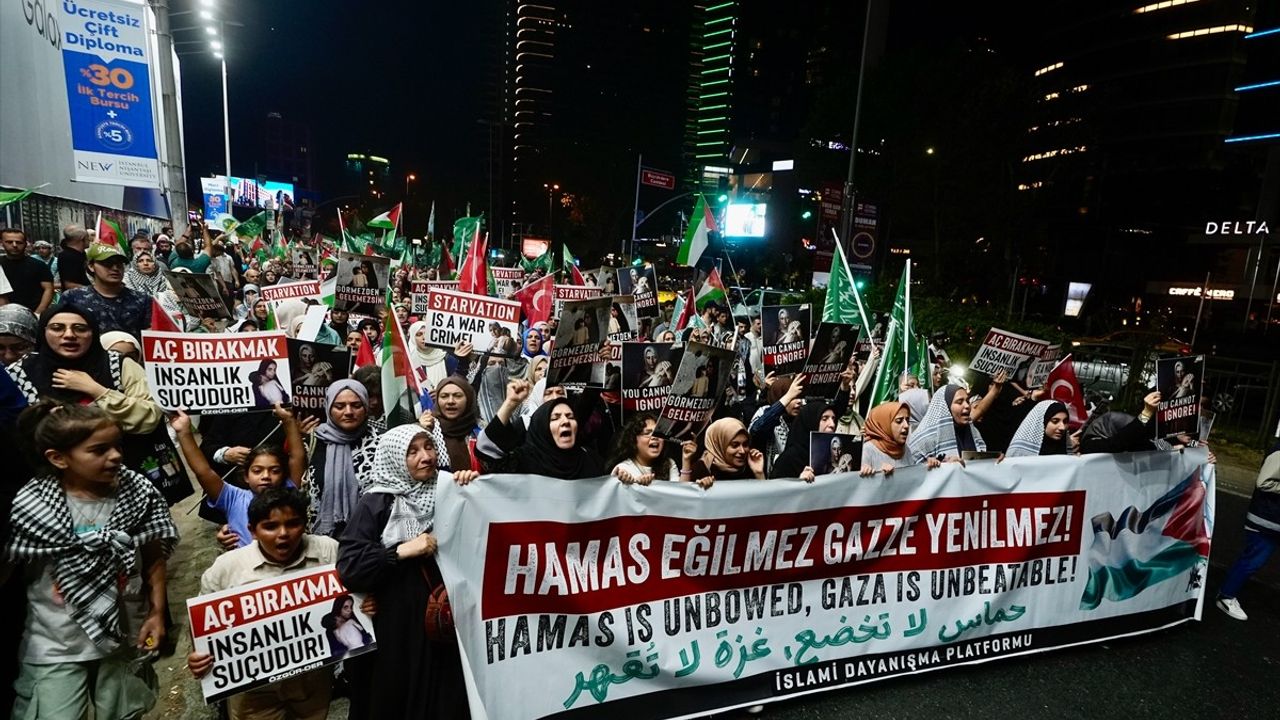 İstanbul'da İsrail'in Gazze Saldırılarına Protesto