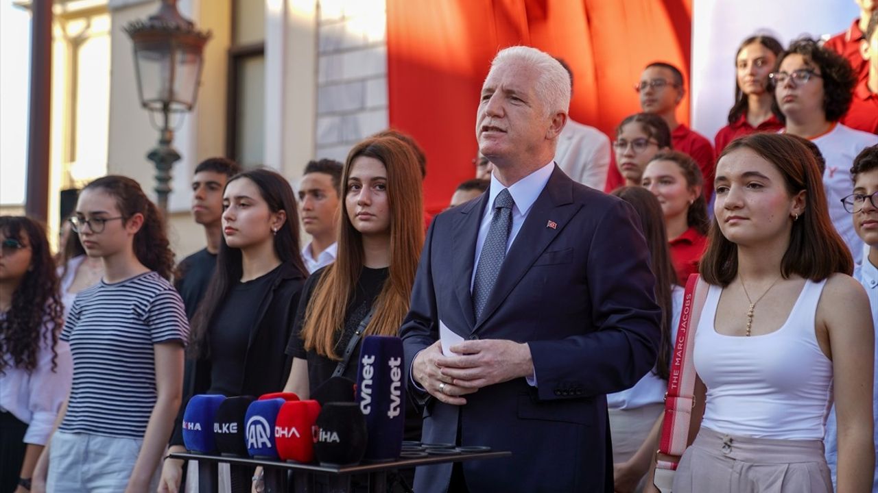 İstanbul'da LGS'de Tam Puan Alan 163 Öğrenci Ödüllendirildi