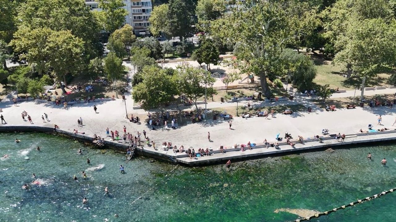 İstanbul'da Sıcak Havadan Kaçış: Sahil ve Parklarda Serinleme Yöntemleri