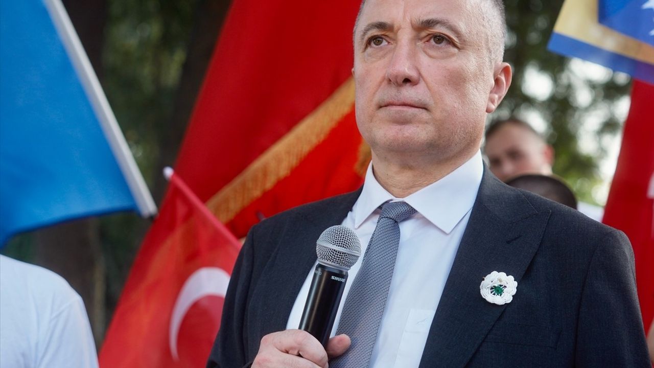 İstanbul'da Srebrenitsa Soykırımı Anma Yürüyüşü Düzenlendi