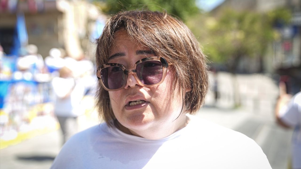 İstanbul'da Ukraynalılardan 'Esirleri Serbest Bırakın' Eylemi