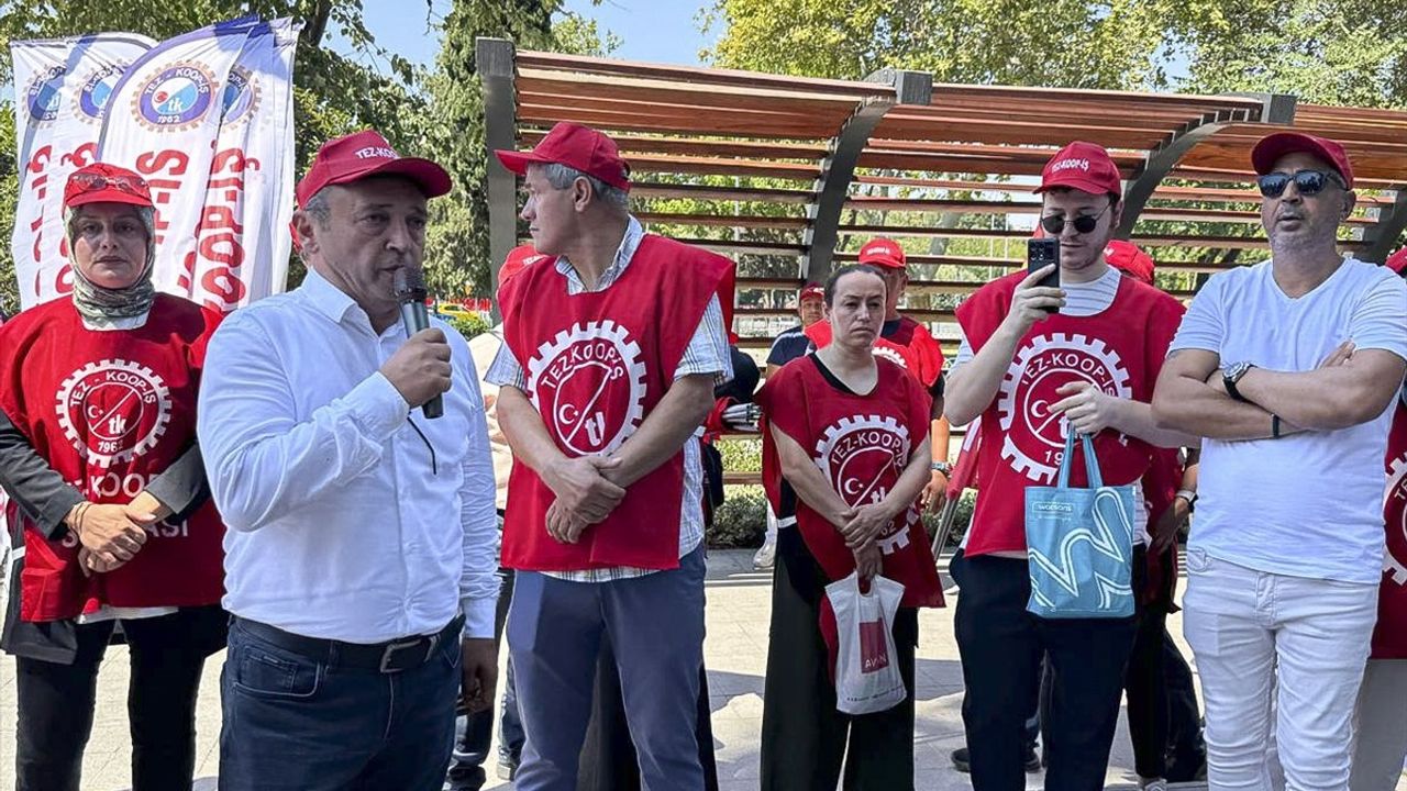 İstanbul Kamu İşçileri Zam Görüşmeleri İçin Sesi Yükseltti