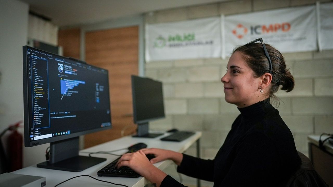 İyiliği Kodlayanlar Projesi ile Depremzede Gençler Yazılım Dünyasına Adım Atıyor