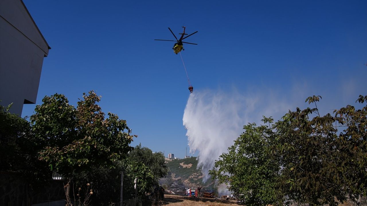 İzmir Buca'daki Yangın Kontrol Altına Alındı