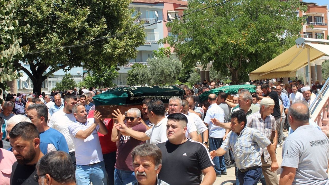 İzmir'de Arazi Anlaşmazlığı: 3 Kardeş Son Yolculuğuna Uğurlandı
