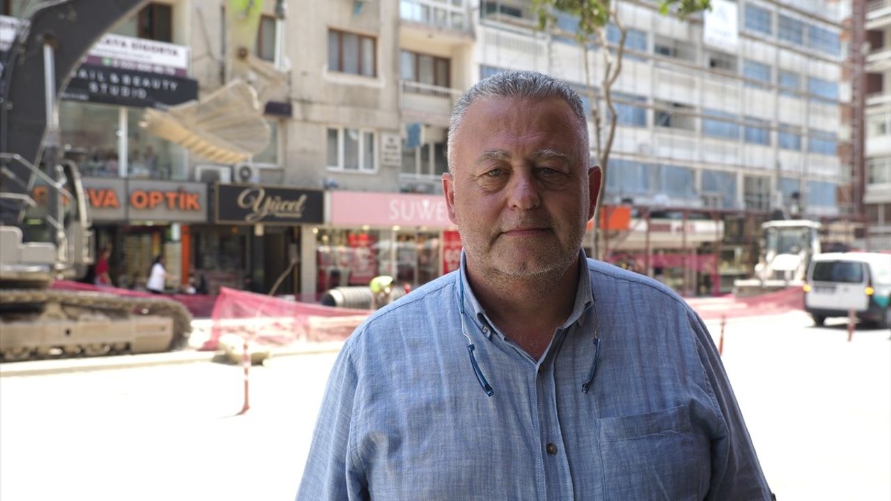 İzmir'de Doğal Gaz Borusunda Patlama, Trafiği Tamamen Aksattı