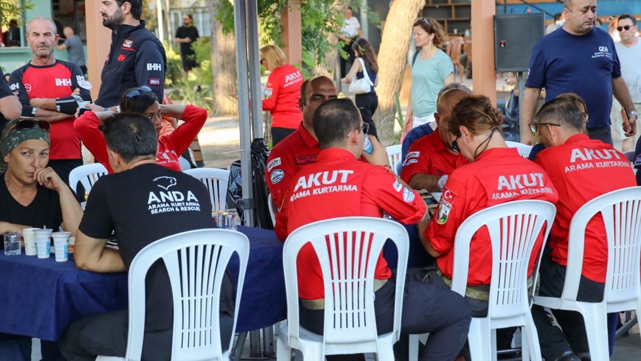 İzmir'de Eskişehir Orman Yangını Şehitleri Anıldı