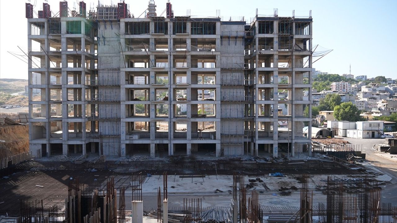 İzmir'de Kooperatif Mağdurlarından İmamoğlu'na Tepki