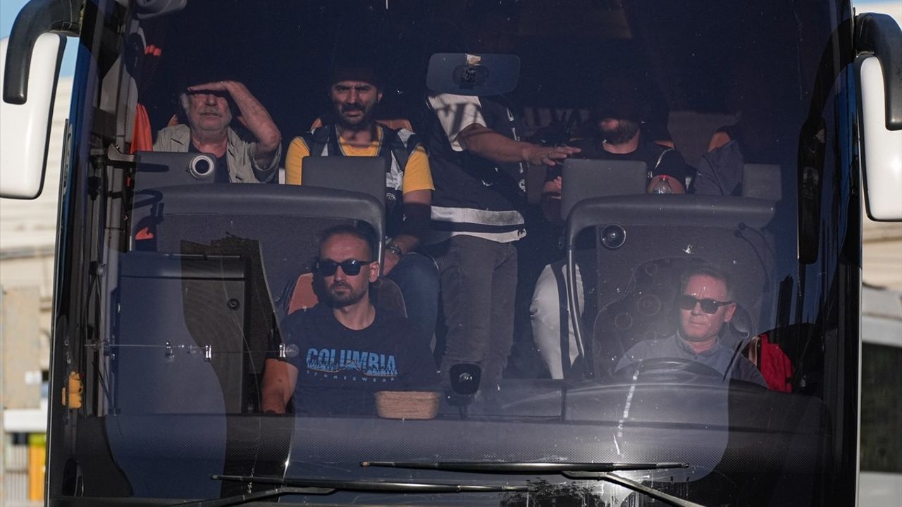 İzmir'de Yolsuzluk Soruşturmasında 119 Şüpheli Adliyeye Sevk Edildi