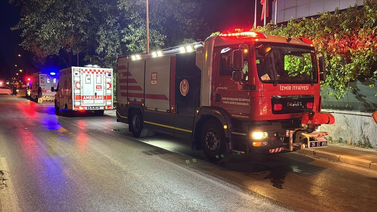 İzmir'deki Özel Bakım Merkezinde Yangın: 12 Engelli Dumandan Etkilendi