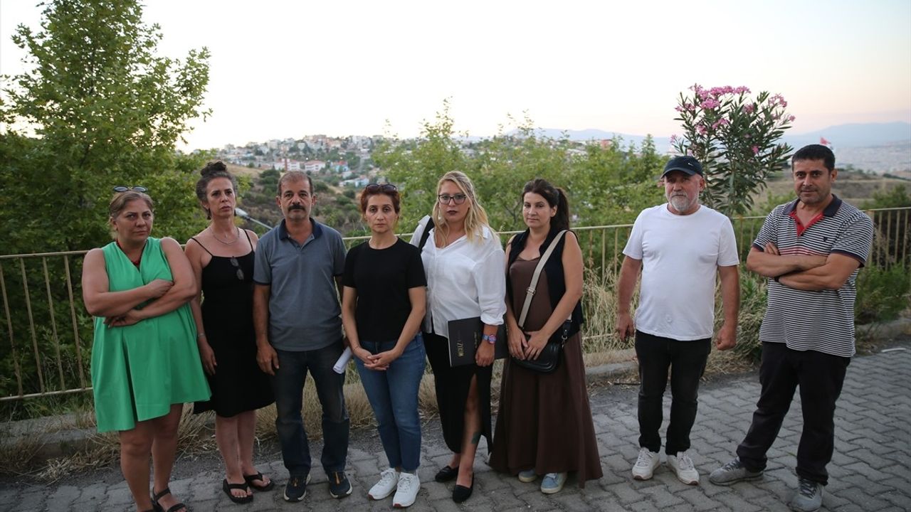 İzmir Depremzedelerinin Elektrik ve Suları Kesildi: Tepkiler Büyüyor