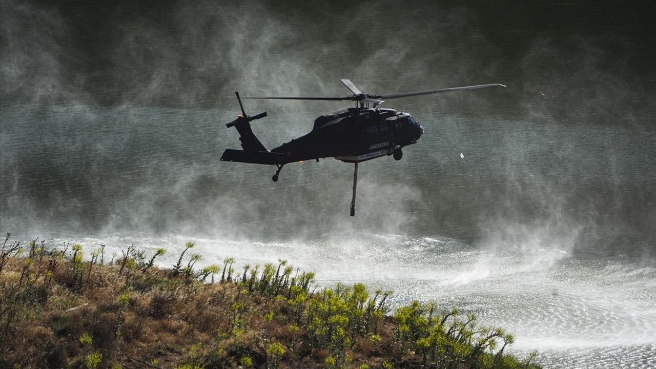 İzmir Ödemiş'teki Orman Yangınında Müdahale Devam Ediyor