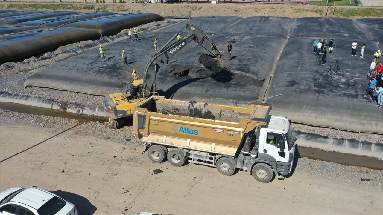 İzmit Körfezi'nde 170 Hektar Dip Çamuru Temizlendi