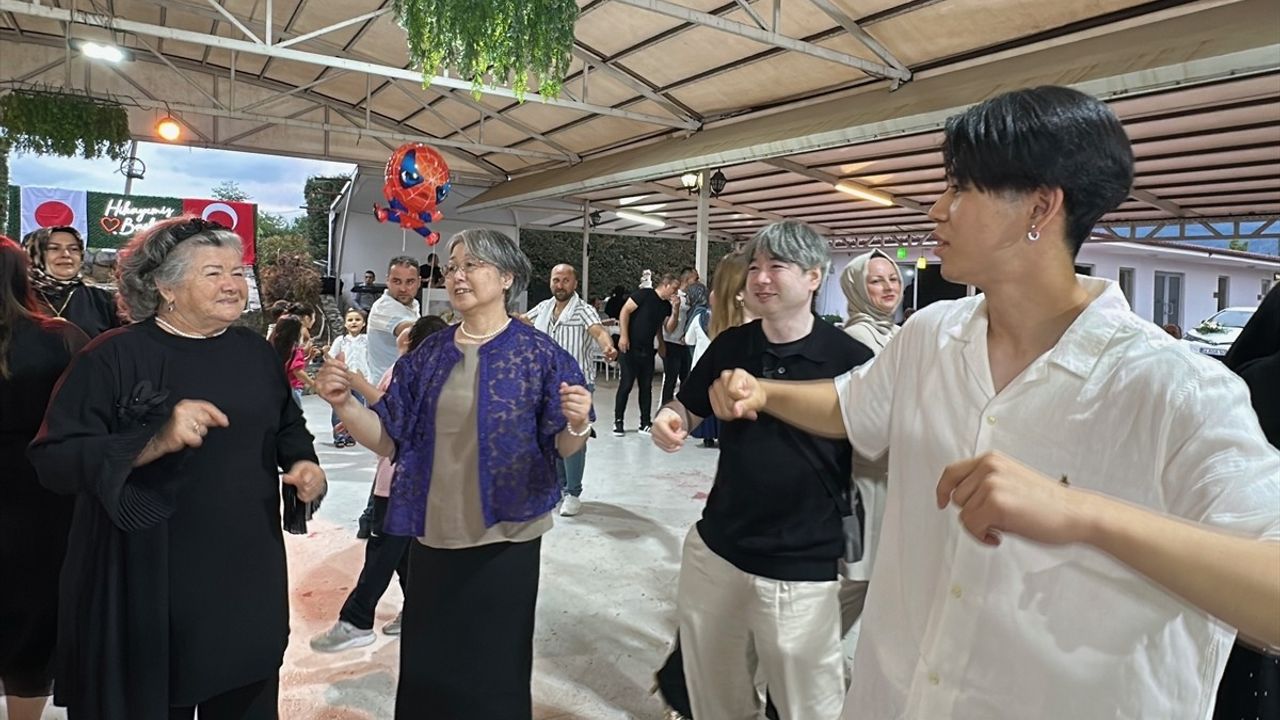 Japon Gelin ve Türk Damat Düzce'de Geleneksel Düğün Yaptı