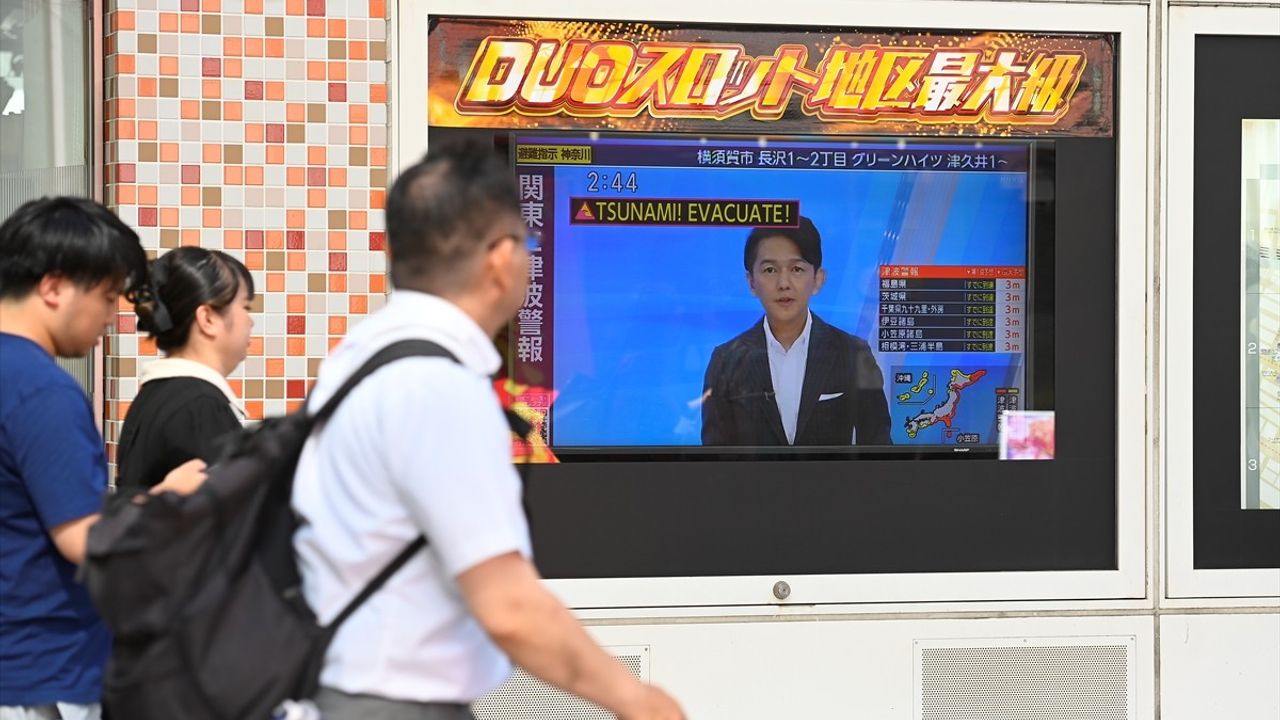 Japonya'da Tsunami Uyarısı: 3 Metre Vahim Risk!
