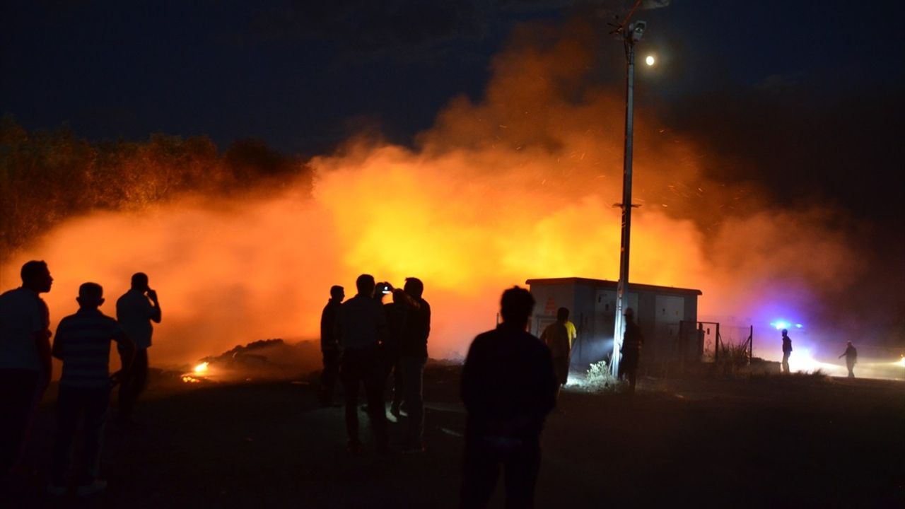 Kahramankazan'da Eski Çöp Dökme Sahasında Yangın Kontrol Altına Alındı