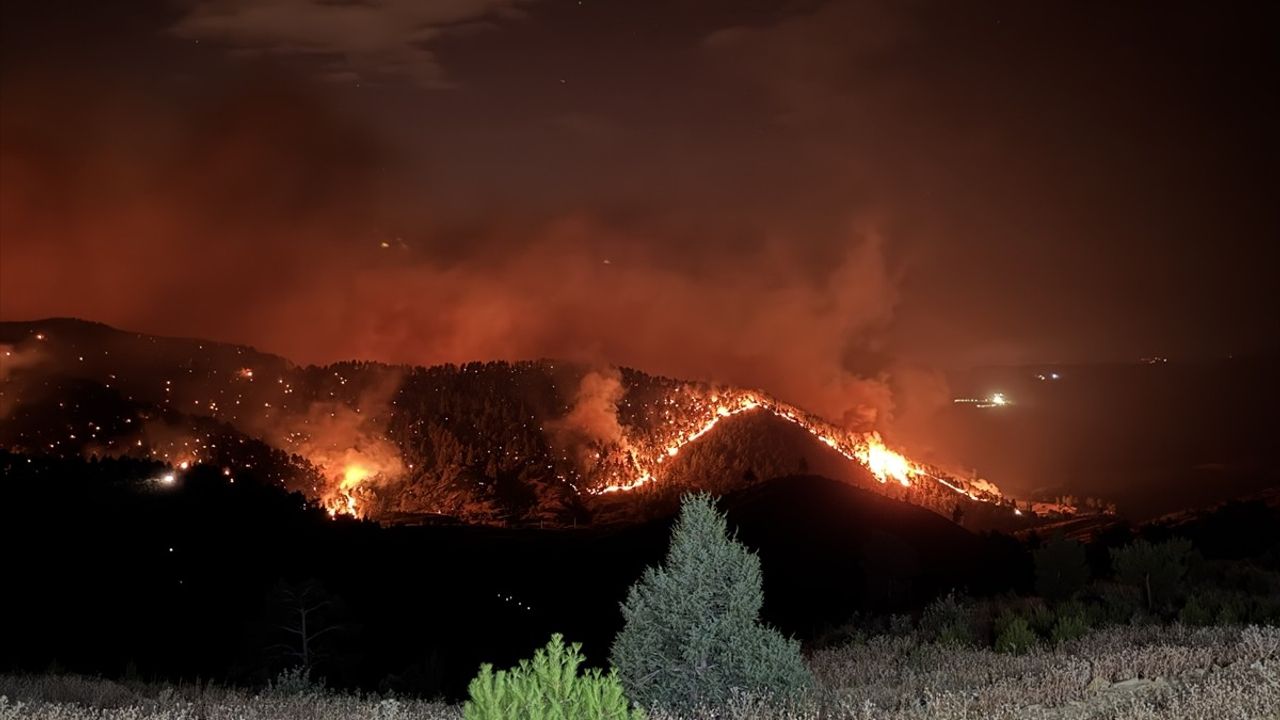 Kahramanmaraş Onikişubat'ta Orman Yangınına Müdahale Başladı