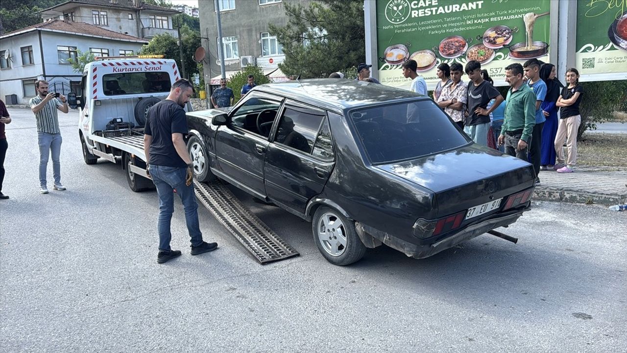 Karabük'te Ehliyetsiz Sürücü Kaçarken 4 Araca Çarptı, Tutuklandı