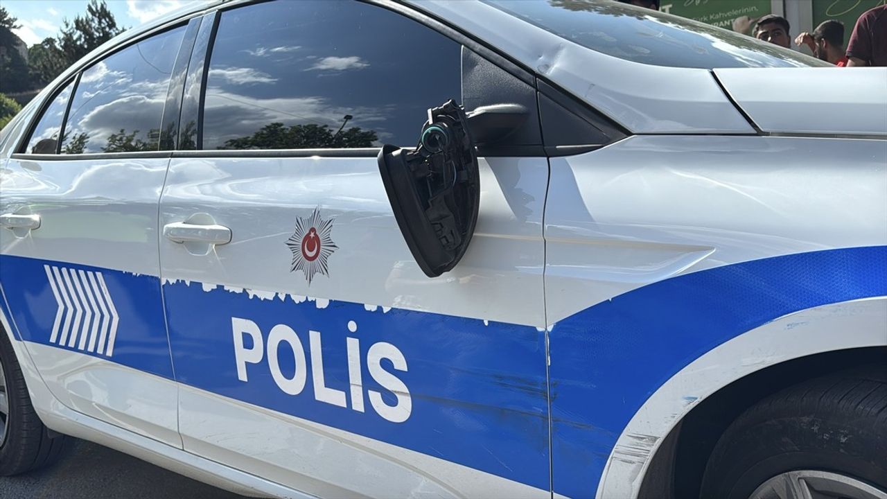 Karabük’te Ehliyetsiz Sürücü Polisi Aldattı, Paraya Doyamadı