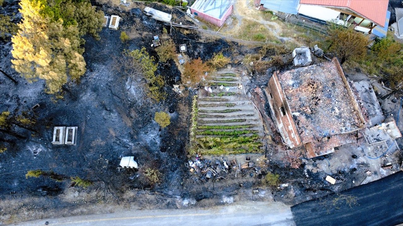 Karabük'te Orman Yangınında 39 Ev Agır Hasar Gördü
