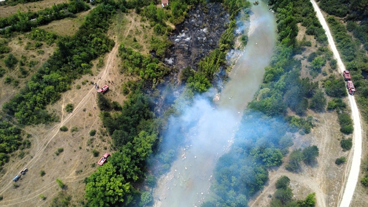 Karabük'te Tarım Arazisinde Başlayan Yangın Kontrol Altına Alındı