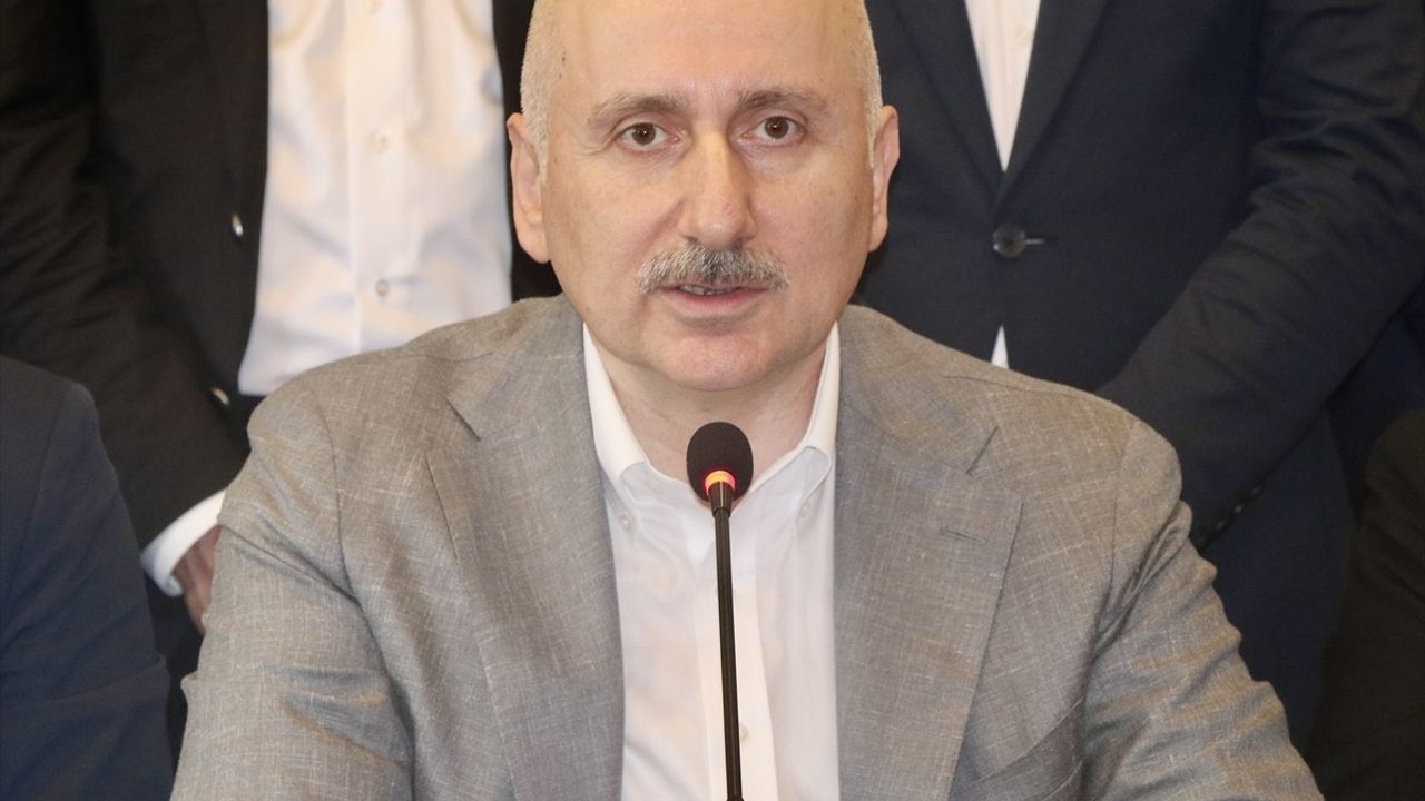 Karaismailoğlu: Deprem Bölgesine 400 Bin Konut Teslim Edilecek