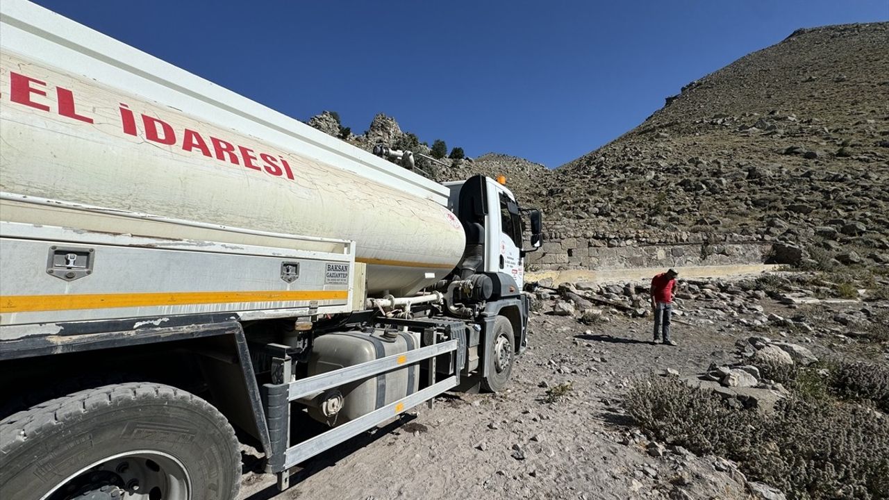Karaman'da Yılkı Atları İçin Su Taşıma Çalışmaları Başladı