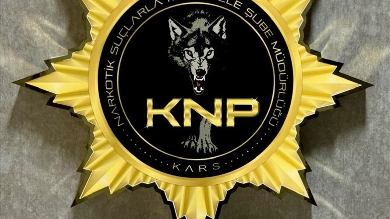 Kars'ta Yolcu Otobüsünde Uyuşturucu ile Yakalanan İki Zanlı Tutuklandı