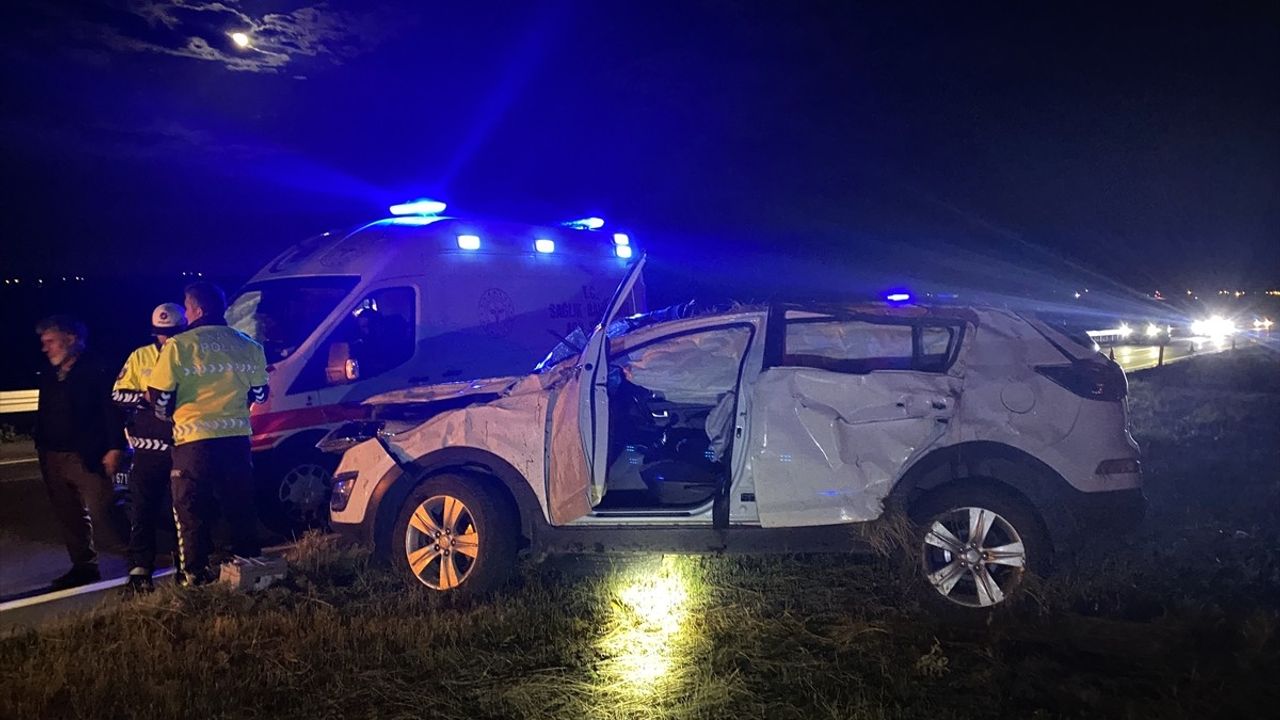 Kars'taki Trafik Kazasında 1 Ölü, 4 Yaralı