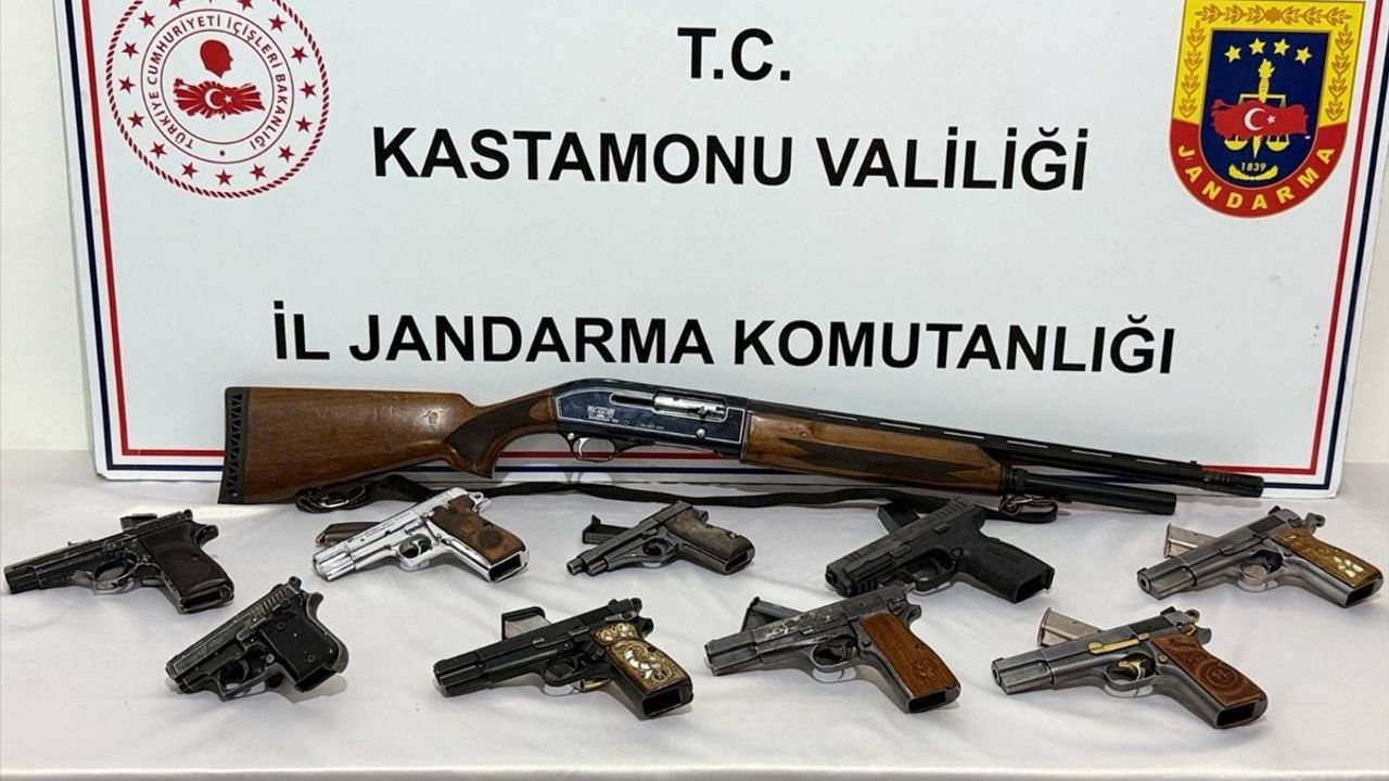 Kastamonu'da 10 Ruhsatsız Silah Bulunan Kişi Gözaltına Alındı