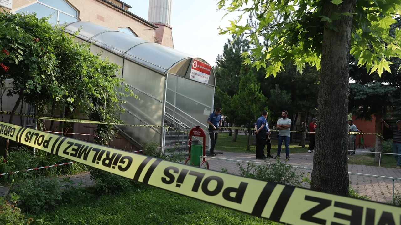 Kayseri'de Camide Bıçaklama Olayı: 63 Yaşındaki Adam Hayatını Kaybetti