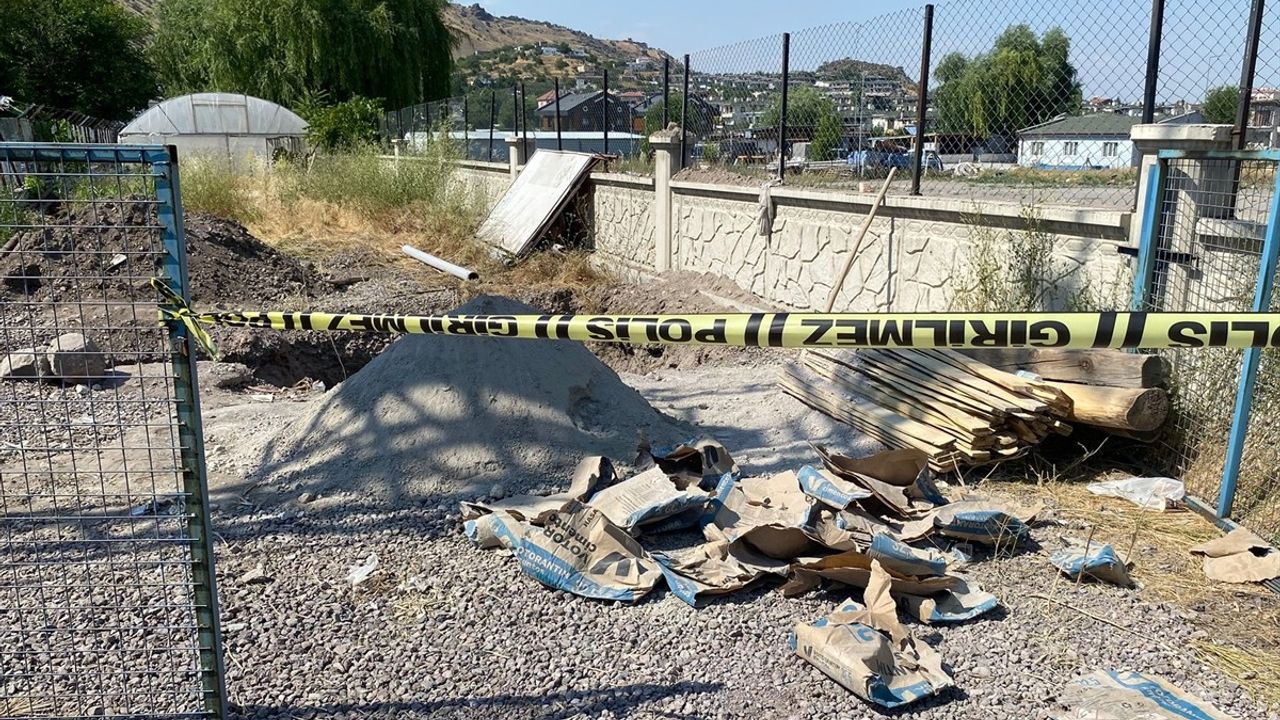 Kayseri'de Kanalizasyon Çalışması Sırasında Toprak Kayması: 1 İşçi Yaralandı