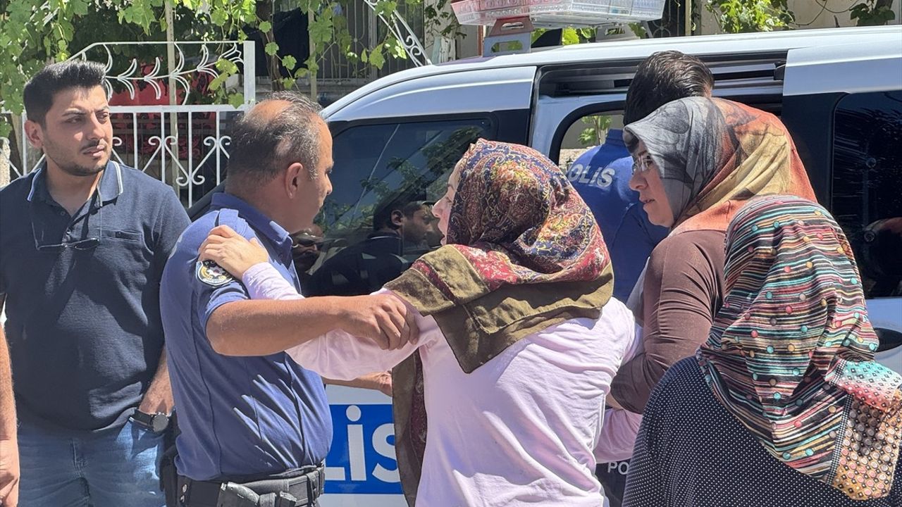 Kayseri'de Tartışma Kanlı Bitti: Üvey Kız Yaralı, Üvey Baba İntihar Etti