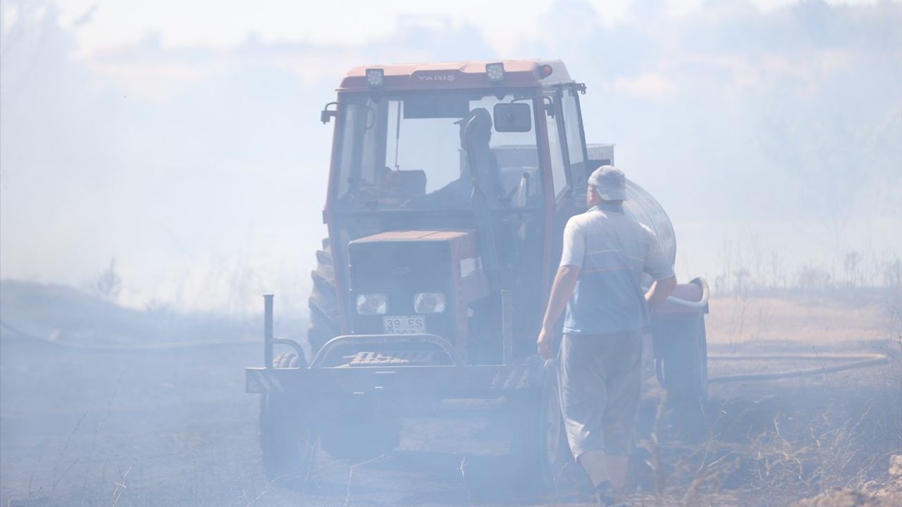 Kırklareli'nde Tarım Arazisinden Ormana Sıçrayan Yangın Kontrol Altına Alındı