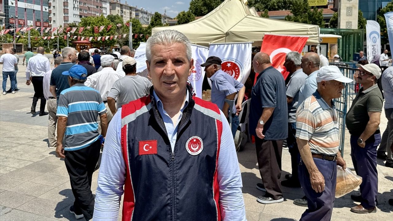 Kırşehir'de Şehit Ailelerine Aşure İkramı Yapıldı