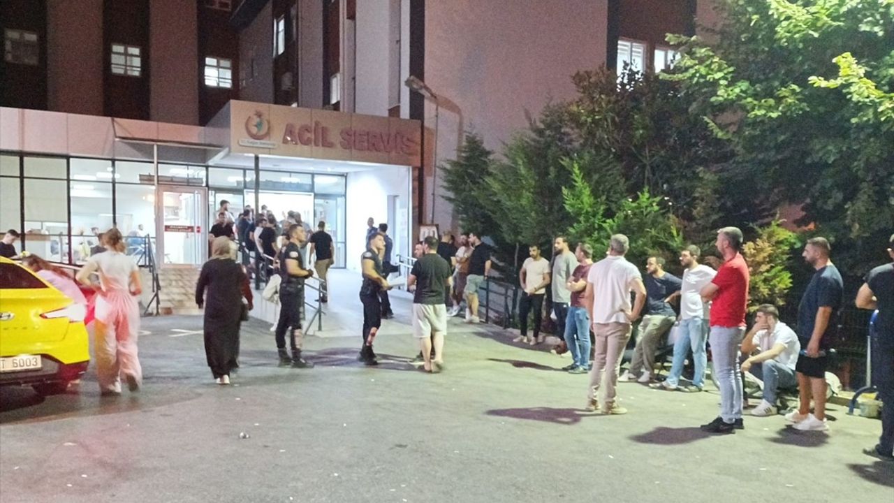 Kocaeli'de Bıçaklı Kavga: 1 Kişi Hayatını Kaybetti