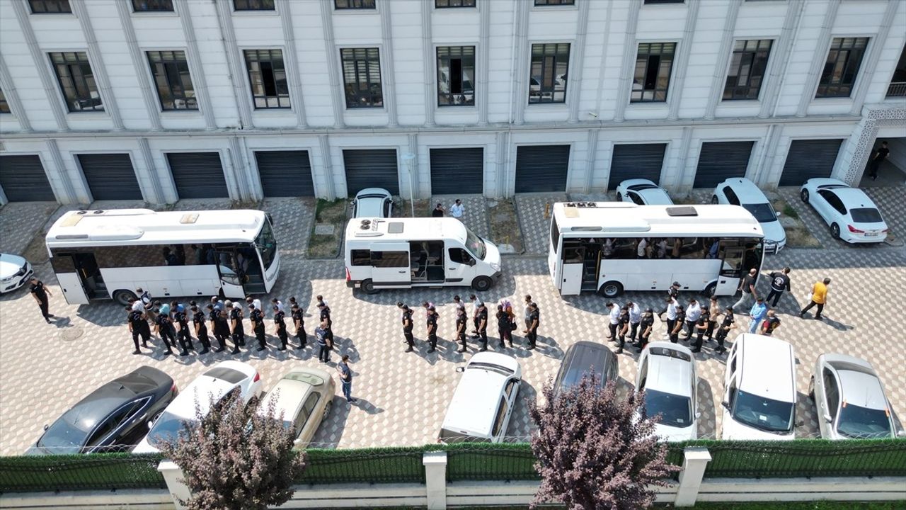 Kocaeli'de Kanlı Kavga: 14 Zanlı Tutuklandı