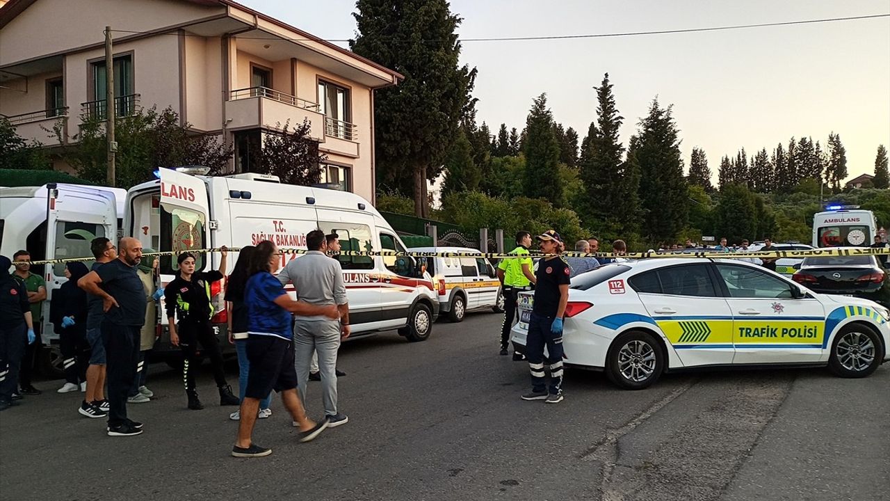 Kocaeli'de Silahlı Saldırı: Baba ve Oğul Hayatını Kaybetti