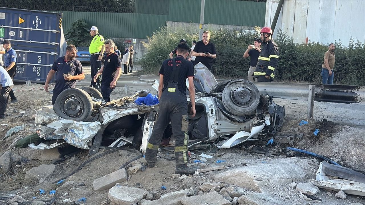 Kocaeli'de Zincirleme Trafik Kazası: 5 Ölü, 1 Yaralı
