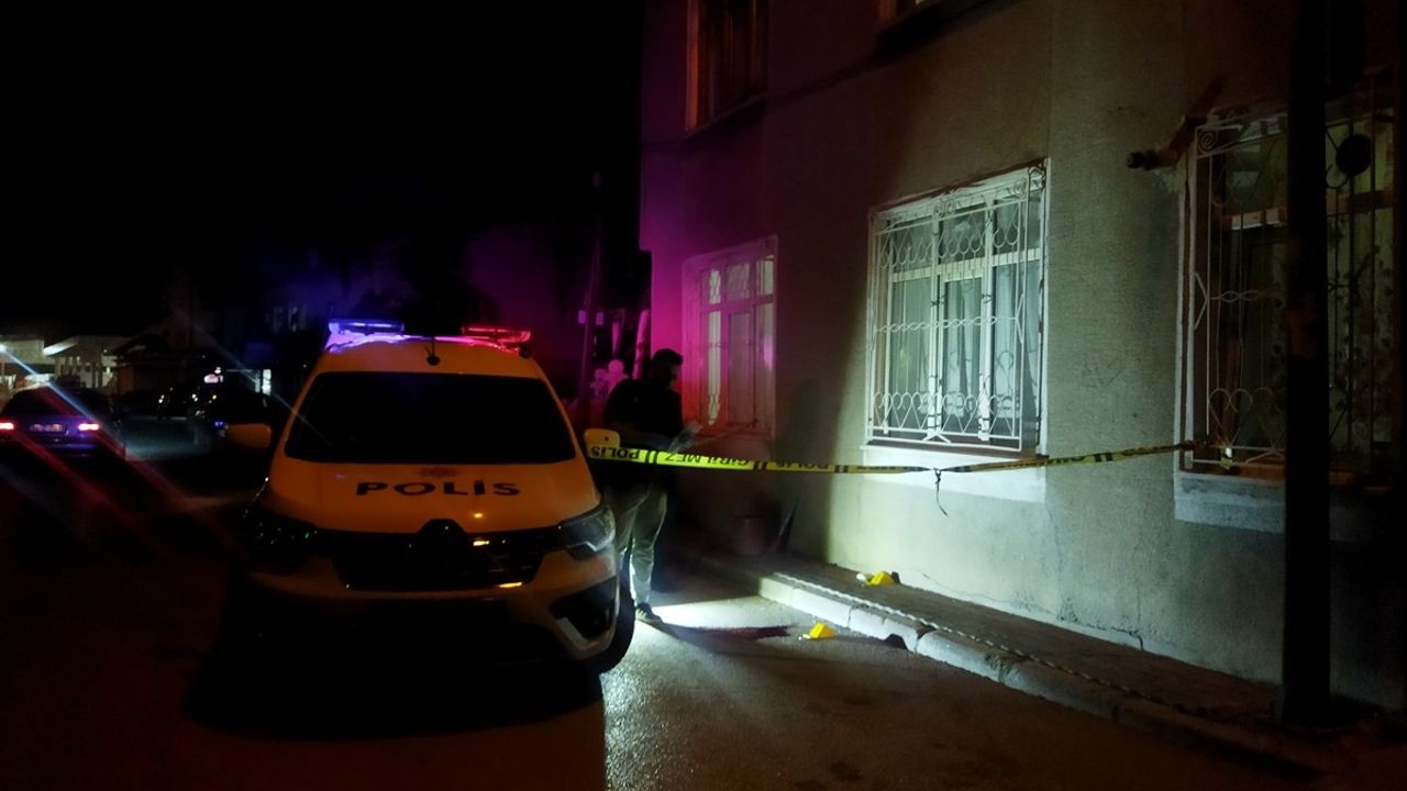 Konya'da 3. Kattan Düşen 8 Yaşındaki Çocuk Ağır Yaralandı