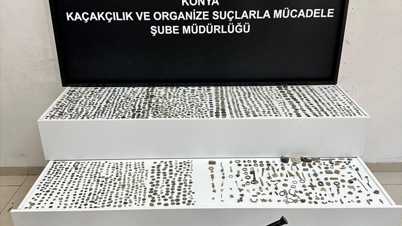 Konya'da Tarihi Eser Operasyonu: 2 Bin 108 Parça Eser Ele Geçirildi