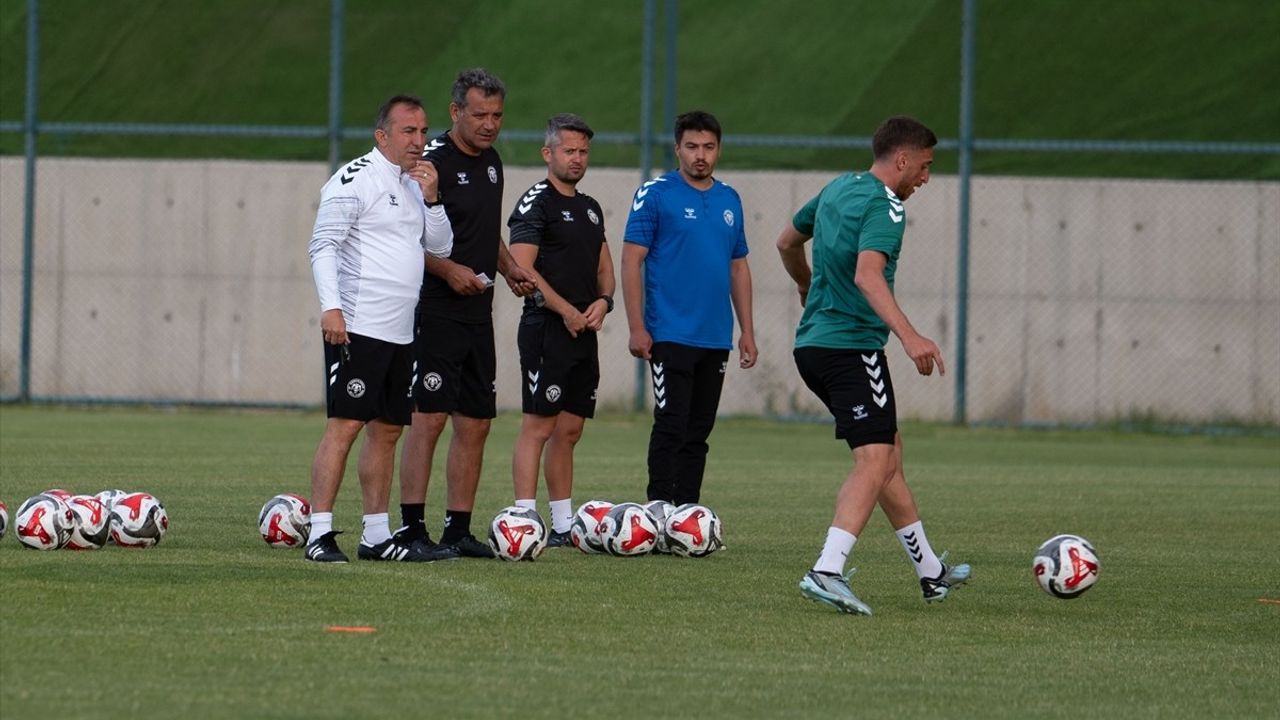 Konyaspor, Yeni Sezona Takım Omurgasıyla Başlayacak